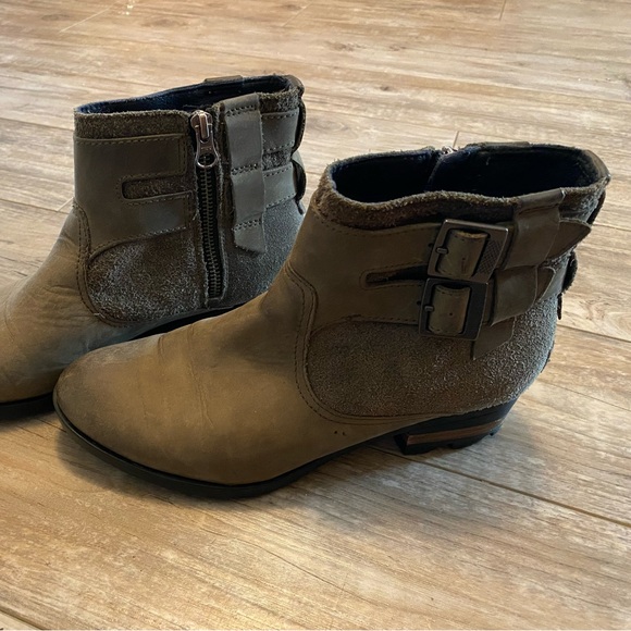 Sorel Waterproof Lolla Ankle Boots - Picture 3 of 9